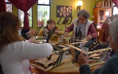 Artesanos del Descarte: aprendiendo el arte del reciclaje con cintas de riego